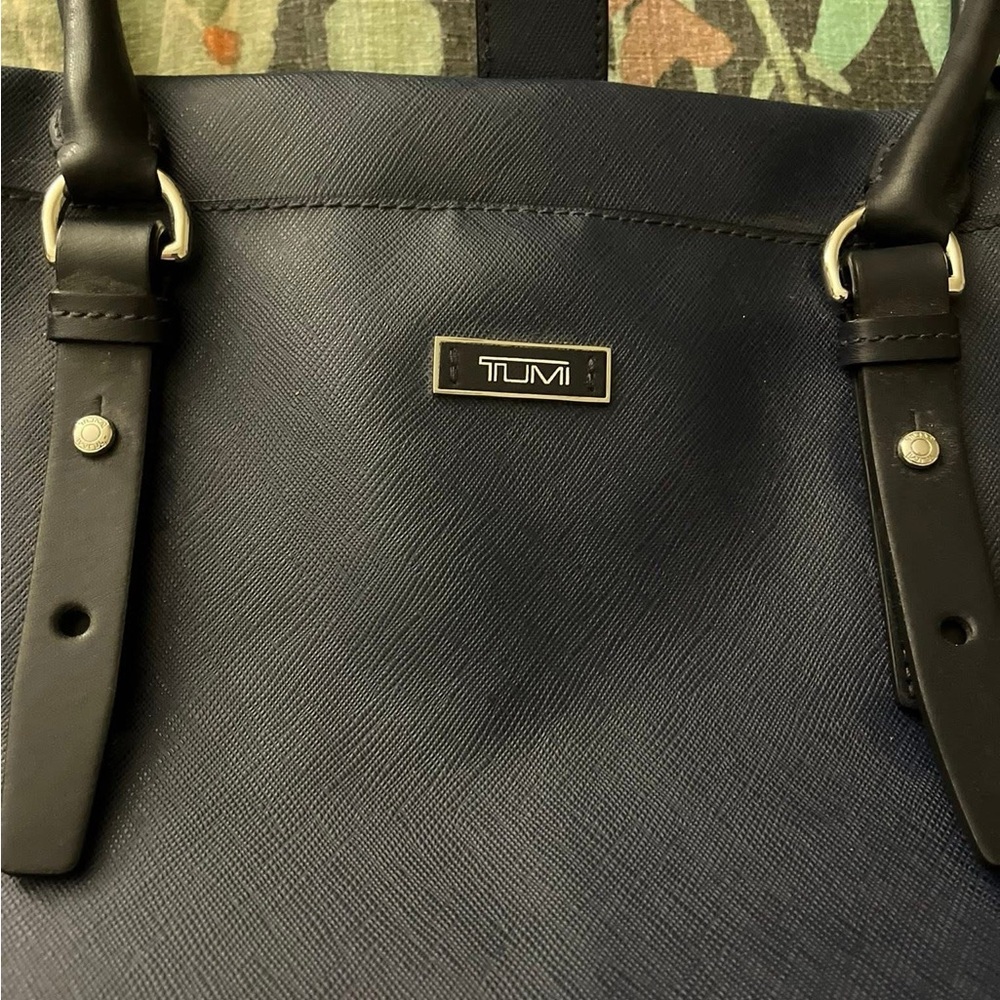 Tumi tote New without tag - Picture 8 of 11